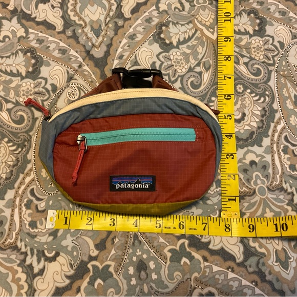 NWOT Patagonia Ultralight Black Hole Mini Hip Pack 1L - Picture 9 of 10